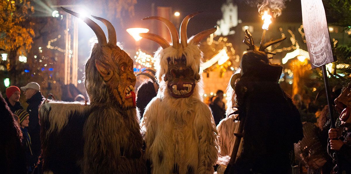 La magia di San Nicolò e le spaventose sfilate dei Krampus a Dobbiaco